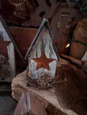 Primitive Birdhouse (white/black roof)